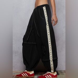 NWT POL Knee Patch Crochet Side Studded Jogger Relaxed Baggy Pants Black